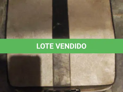 LOTE 442 - 01 MÁQUINA DE ESCREVER ANTIGA OLIVETT LETTERA 35. (NO ESTADO) ATENÇÃO! FAZER A VISITAÇÃO ANTES DE ARREMATAR, NÃO SABEMOS SE FUNCIONA, LEILÃO NÃO TEM GARANTIA E NEM DEVOLUÇÃO, SUJEITO A POSSÍVEIS AVARIAS VISÍVEIS/OCULTAS E/OU AUSÊNCIA DE COMPONENTES.