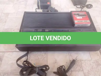 LOTE 351 - 01 VÍDEO GAME ATARI ANTIGO COM MANETES E CARTUCHOS FUCIONA PERFEITAMENTE ATE O MOMENTO SEM GARANTIAS FUTURAS VOLTAGEM 100/220. (NO ESTADO) ATENÇÃO! FAZER A VISITAÇÃO ANTES DE ARREMATAR, NÃO SABEMOS SE FUNCIONA, LEILÃO NÃO TEM GARANTIA E NEM DEVOLUÇÃO, SUJEITO A POSSÍVEIS AVARIAS VISÍVEIS/OCULTAS E/OU AUSÊNCIA DE COMPONENTES.