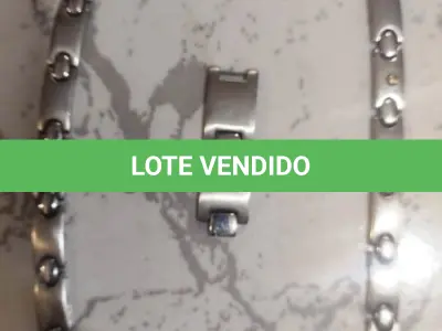 LOTE 502 - 01 LOTE COM RELÓGIO MONDAME, 01 CORRENTINHA DE PESCOÇO FECHADA E UMA GARGANTILHA. (NO ESTADO) ATENÇÃO! FAZER A VISITAÇÃO ANTES DE ARREMATAR, NÃO SABEMOS SE FUNCIONA, LEILÃO NÃO TEM GARANTIA E NEM DEVOLUÇÃO, SUJEITO A POSSÍVEIS AVARIAS VISÍVEIS/OCULTAS E/OU AUSÊNCIA DE COMPONENTES.