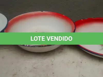 LOTE 522 - 01 LOTE COM VASILHAS ESMALTADAS ANTIGAS VARIOS MODELOS