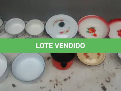 LOTE 522 - 01 LOTE COM VASILHAS ESMALTADAS ANTIGAS VARIOS MODELOS