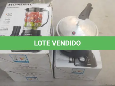 LOTE 482 - 01 LOTE COM PANELA E 3 LIQUIDIFICADORES. (NO ESTADO) ATENÇÃO! FAZER A VISITAÇÃO ANTES DE ARREMATAR, NÃO SABEMOS SE FUNCIONA, LEILÃO NÃO TEM GARANTIA E NEM DEVOLUÇÃO, SUJEITO A POSSÍVEIS AVARIAS VISÍVEIS/OCULTAS E/OU AUSÊNCIA DE COMPONENTES.