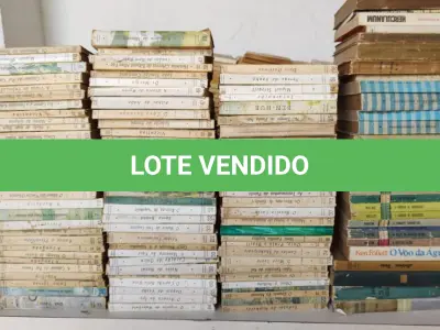 LOTE 483 - 01 RARA COLEÇÃO SARAIVA COM 277 LIVROS MAIS 28  LIVROS  RAROS. (NO ESTADO) ATENÇÃO! FAZER A VISITAÇÃO ANTES DE ARREMATAR, NÃO SABEMOS SE FUNCIONA, LEILÃO NÃO TEM GARANTIA E NEM DEVOLUÇÃO, SUJEITO A POSSÍVEIS AVARIAS VISÍVEIS/OCULTAS E/OU AUSÊNCIA DE COMPONENTES.