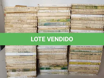 LOTE 483 - 01 RARA COLEÇÃO SARAIVA COM 277 LIVROS MAIS 28  LIVROS  RAROS. (NO ESTADO) ATENÇÃO! FAZER A VISITAÇÃO ANTES DE ARREMATAR, NÃO SABEMOS SE FUNCIONA, LEILÃO NÃO TEM GARANTIA E NEM DEVOLUÇÃO, SUJEITO A POSSÍVEIS AVARIAS VISÍVEIS/OCULTAS E/OU AUSÊNCIA DE COMPONENTES.