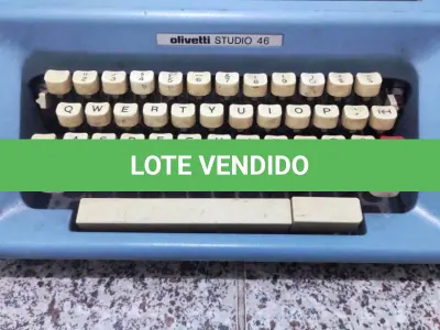 LOTE 448 - 01 MÁQUINA DE ESCREVER ANTIGA OLIVETT STUDIO 46. (NO ESTADO) ATENÇÃO! FAZER A VISITAÇÃO ANTES DE ARREMATAR, NÃO SABEMOS SE FUNCIONA, LEILÃO NÃO TEM GARANTIA E NEM DEVOLUÇÃO, SUJEITO A POSSÍVEIS AVARIAS VISÍVEIS/OCULTAS E/OU AUSÊNCIA DE COMPONENTES.