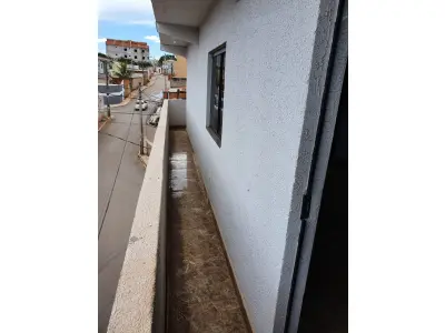 LOTE 001 - 01 - PRÉDIO NA RUA 17 CHÁCARA 439 LOTE 3A, 01 PRÉDIO COM TERRENO DE 74,35 M2, 02 APARTAMENTO DE 1 QUARTO, SALA COM COZINHA AMERICANA E 01 BANHEIRO, CADA APARTAMENTO POSSUI 72,00 M2, 01 LOJA COMERCIAL COM 01 BANHEIRO E ÁREA DE 69,00 M2 (CESSÃO DE DIREITO) (NO ESTADO) AGENDAR VISTORIA (61-98153-0503)