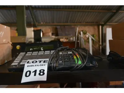 LOTE 018 - 02 TECLADOS DE CAIXA, MODELO: TEC55 USB DIS LCM23 MARCA OKI. (NO ESTADO)