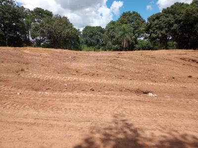 LOTE 005 - 01 LOTE 12-B DA QUADRA 08 DO LOTEAMENTO DA QUADRA 08 DO LOTEAMENTO PARQUE ESTRELA D`ALVA XXII, EM SANTO ANTÔNIO DO DESCOBERTO -GO COM ÁREA DE 180m² COM A MATRÍCULA Nº 30.413, LIVRO 02 - REGISTRO GERAL. (NO ESTADO)