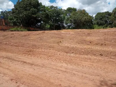 LOTE 002 - 01 LOTE 10-B DA QUADRA 08 DO LOTEAMENTO DA QUADRA 08 DO LOTEAMENTO PARQUE ESTRELA D`ALVA XXII, EM SANTO ANTÔNIO DO DESCOBERTO -GO COM ÁREA DE 180m² COM A MATRÍCULA Nº 30.410, LIVRO 02 - REGISTRO GERAL. (NO ESTADO)