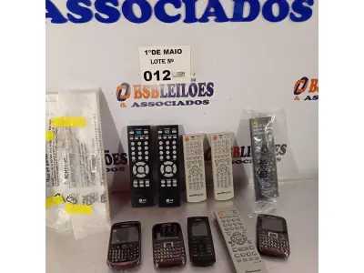 LOTE 012 - 04 CELULARES MARCAS E MODELOS DIVERSOS, 02 CONTROLES DE RECEIVER ONKYO, 02 CONTROLES DE TV LG, 02 CONTROLES DE DVD BRITÂNIA E 01 CONTROLE DE DVD PIONEER. (NO ESTADO, LEILÃO NÃO TEM GARANTIA E NEM DEVOLUÇÃO, SUJEITO A POSSÍVEIS AVARIAS VISÍVEIS/OCULTAS E/OU AUSÊNCIA DE COMPONENTES).