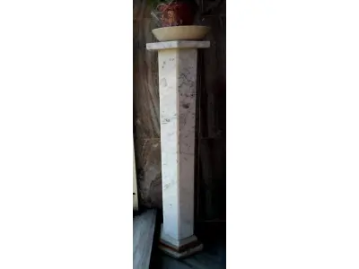 LOTE 036 - COLUNA DE MÁRMORE TAMANHO 90X20CM (NO ESTADO)