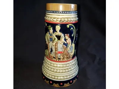 LOTE 073 - DUAS ANTIGAS E RARAS TANKARDS, CIRCA DE 1940 (NO ESTADO)
