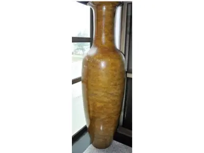 LOTE 053 - RARO VASO EM METAL NOBRE LAQUEADO OURO VELHO AVALIADA. 2 MIL REAIS TAMANHO:188 ALTURA LINDA PEÇA (NO ESTADO)