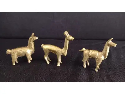 LOTE 069 - LHAMAS EM BRONZE, 7 CM ALT X 5 CM (NO ESTADO)