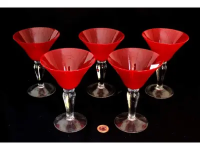 LOTE 099 - 5 TAÇAS PARA CHAMPAGNE, EM CRISTAL DEMI TRANSLÚCIDO ALTURA 17 CM.(NO ESTADO)