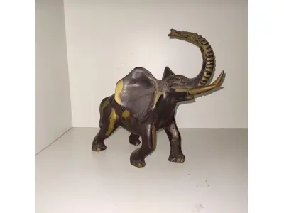 LOTE 066 - ESCULTURA ELEFANTE BEM  PESADO EM  BRONZE MASSIÇO 26 DE  ALT X 30 COMP X 15  LARG (NO ESTADO)
