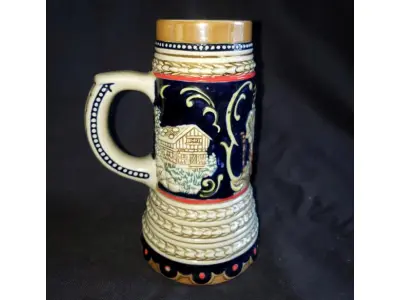 LOTE 073 - DUAS ANTIGAS E RARAS TANKARDS, CIRCA DE 1940 (NO ESTADO)