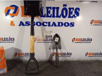 LOTE 049 - 01 ESPÁTULA PARA JARDINAGEM E 01 MINI PÁ PARA ACAMPAMENTO. (NO ESTADO) ATENÇÃO! FAZER A VISITAÇÃO ANTES DE ARREMATAR, NÃO SABEMOS SE FUNCIONA. LEILÃO NÃO TEM GARANTIA E NEM DEVOLUÇÃO, SUJEITO A POSSÍVEIS AVARIAS VISÍVEIS/OCULTAS E/OU AUSÊNCIA DE COMPONENTES.