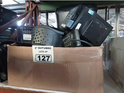 LOTE 127 - 01 FRAGMENTADORA DE PAPEL, 01 RELÓGIO DE PONTO, 02 ESTABILIZADORES VÁRIOS TECLADOS PARA PC E APARELHOS DE TELEFONE MARCAS E MODELOS DIVERSOS. (NO ESTADO) ATENÇÃO! FAZER A VISITAÇÃO ANTES DE ARREMATAR, NÃO SABEMOS SE FUNCIONA. LEILÃO NÃO TEM GARANTIA E NEM DEVOLUÇÃO, SUJEITO A POSSÍVEIS AVARIAS VISÍVEIS/OCULTAS E/OU AUSÊNCIA DE COMPONENTES.