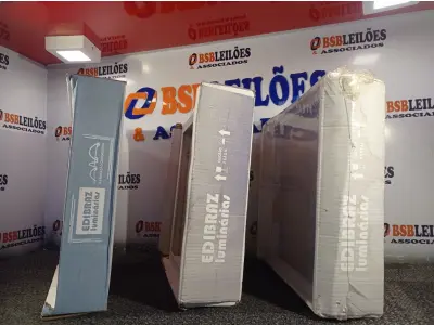 LOTE 106 - 03 LUMINÁRIAS DE EMBUTIR MARCAS EDIBRAZ. (NO ESTADO) ATENÇÃO! FAZER A VISITAÇÃO ANTES DE ARREMATAR, NÃO SABEMOS SE FUNCIONA. LEILÃO NÃO TEM GARANTIA E NEM DEVOLUÇÃO, SUJEITO A POSSÍVEIS AVARIAS VISÍVEIS/OCULTAS E/OU AUSÊNCIA DE COMPONENTES.