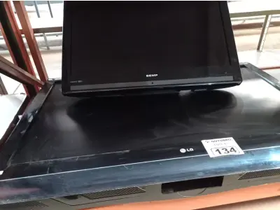 LOTE 134 - 02 TV’S MARCAS E MODELOS DIVERSOS PARA RETIRADA DE PEÇAS. (NO ESTADO) ATENÇÃO! FAZER A VISITAÇÃO ANTES DE ARREMATAR, NÃO SABEMOS SE FUNCIONA. LEILÃO NÃO TEM GARANTIA E NEM DEVOLUÇÃO, SUJEITO A POSSÍVEIS AVARIAS VISÍVEIS/OCULTAS E/OU AUSÊNCIA DE COMPONENTES.