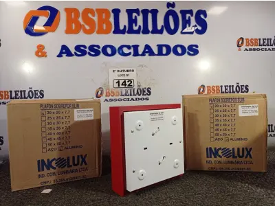 LOTE 142 - 03 PLAFONS DE SOBREPOR 20X20. (NO ESTADO) ATENÇÃO! FAZER A VISITAÇÃO ANTES DE ARREMATAR, NÃO SABEMOS SE FUNCIONA. LEILÃO NÃO TEM GARANTIA E NEM DEVOLUÇÃO, SUJEITO A POSSÍVEIS AVARIAS VISÍVEIS/OCULTAS E/OU AUSÊNCIA DE COMPONENTES.