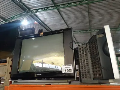 LOTE 105 - 02 TV’S DE TUBO MARCAS E MODELOS DIVERSOS PARA RETIRADA DE PEÇAS. (NO ESTADO) ATENÇÃO! FAZER A VISITAÇÃO ANTES DE ARREMATAR, NÃO SABEMOS SE FUNCIONA. LEILÃO NÃO TEM GARANTIA E NEM DEVOLUÇÃO, SUJEITO A POSSÍVEIS AVARIAS VISÍVEIS/OCULTAS E/OU AUSÊNCIA DE COMPONENTES.