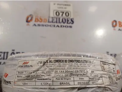 LOTE 070 - 01 ROLO DE CABO FLEXÍVEL 100M 4MM NA COR VERDE. (NO ESTADO) ATENÇÃO! FAZER A VISITAÇÃO ANTES DE ARREMATAR, NÃO SABEMOS SE FUNCIONA. LEILÃO NÃO TEM GARANTIA E NEM DEVOLUÇÃO, SUJEITO A POSSÍVEIS AVARIAS VISÍVEIS/OCULTAS E/OU AUSÊNCIA DE COMPONENTES.