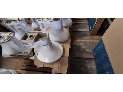 LOTE 057 - 01 LOTE COM 04 VASOS SANITÁRIOS (NO ESTADO, NÃO SABEMOS SE FUNCIONA. LEILÃO NÃO TEM GARANTIA E NEM DEVOLUÇÃO).