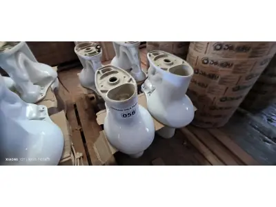 LOTE 058 - 01 LOTE COM 04 VASOS SANITÁRIOS (NO ESTADO, NÃO SABEMOS SE FUNCIONA. LEILÃO NÃO TEM GARANTIA E NEM DEVOLUÇÃO).