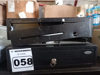 LOTE 058 - 02 GAVETAS PARA CAIXA. (NO ESTADO) ATENÇÃO! FAZER A VISITAÇÃO ANTES DE ARREMATAR, NÃO SABEMOS SE FUNCIONA. LEILÃO NÃO TEM GARANTIA E NEM DEVOLUÇÃO, SUJEITO A POSSÍVEIS AVARIAS VISÍVEIS/OCULTAS E/OU AUSÊNCIA DE COMPONENTES.