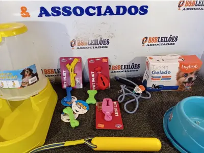 LOTE 032 - 01 KIT DE ACESSÓRIOS PARA PET CONTENDO: COMEDOURO PRÁTICO 6,5L, TAPETE GELADO PEQUENO, GUIA NEON, OSSINHO PATINHA, BOLA VINIL ROSA, BASTÃO CORDA, PET PLAY PICOLÉ, PET PLAY GRAVETO, PET PLAY COXA DE FRANGO, PET PLAY PNEU, OSSINHO LISO E COMEDOURO 3914. (NO ESTADO) ATENÇÃO! FAZER A VISITAÇÃO ANTES DE ARREMATAR, NÃO SABEMOS SE FUNCIONA. LEILÃO NÃO TEM GARANTIA E NEM DEVOLUÇÃO, SUJEITO A POSSÍVEIS AVARIAS VISÍVEIS/OCULTAS E/OU AUSÊNCIA DE COMPONENTES.