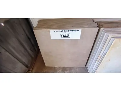LOTE 042 - 01 LOTE COM PISOS 60CM X60CM (NO ESTADO, NÃO SABEMOS SE FUNCIONA. LEILÃO NÃO TEM GARANTIA E NEM DEVOLUÇÃO).
