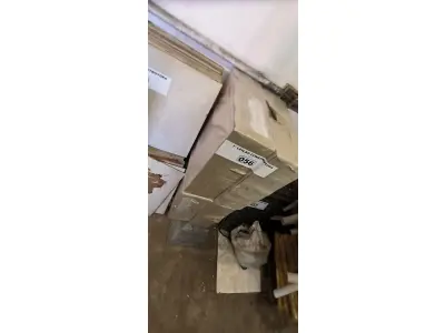 LOTE 056 - 04 CAIXAS COM FORROS CARTONADOS (NO ESTADO, NÃO SABEMOS SE FUNCIONA. LEILÃO NÃO TEM GARANTIA E NEM DEVOLUÇÃO).