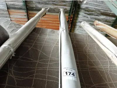 LOTE 174 - 01 TOLDO ESTILO CORTINA MEDINDO 456CMX400CM (CXA). (NO ESTADO, NÃO SABEMOS SE FUNCIONA. LEILÃO NÃO TEM GARANTIA E NEM DEVOLUÇÃO).