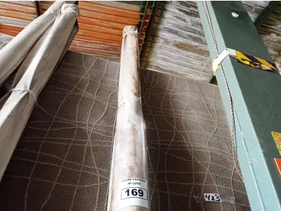 LOTE 169 - 01 TOLDO ESTILO CORTINA MEDINDO 310CMX400CM (CXA). (NO ESTADO, NÃO SABEMOS SE FUNCIONA. LEILÃO NÃO TEM GARANTIA E NEM DEVOLUÇÃO).