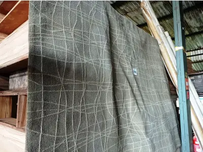 LOTE 178 - 01 TAPETE MEDINDO 400CMX300CM. (NO ESTADO, NÃO SABEMOS SE FUNCIONA. LEILÃO NÃO TEM GARANTIA E NEM DEVOLUÇÃO).