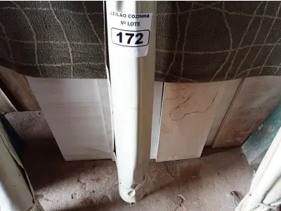 LOTE 172 - 01 TOLDO ESTILO CORTINA MEDINDO 310CMX400CM (CXA). (NO ESTADO, NÃO SABEMOS SE FUNCIONA. LEILÃO NÃO TEM GARANTIA E NEM DEVOLUÇÃO).