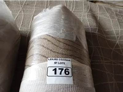 LOTE 176 - 01 TAPETE MEDINDO 400CMX300CM. (NO ESTADO, NÃO SABEMOS SE FUNCIONA. LEILÃO NÃO TEM GARANTIA E NEM DEVOLUÇÃO).