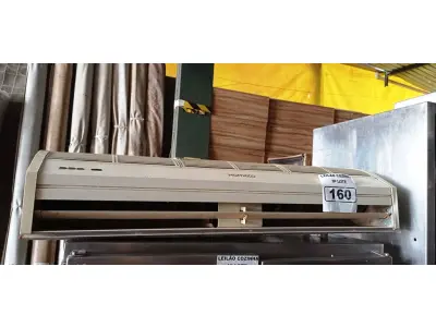 LOTE 160 - 01 CORTINA DE AR. (NO ESTADO, NÃO SABEMOS SE FUNCIONA. LEILÃO NÃO TEM GARANTIA E NEM DEVOLUÇÃO).