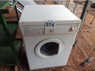 LOTE 574 - 01 SECADORA DE ROUPAS MARCA ELECTROLUX COM AVARIAS. (NO ESTADO) ATENÇÃO! FAZER A VISITAÇÃO ANTES DE ARREMATAR, NÃO SABEMOS SE FUNCIONA. LEILÃO NÃO TEM GARANTIA E NEM DEVOLUÇÃO, SUJEITO A POSSÍVEIS AVARIAS VISÍVEIS/OCULTAS E/OU AUSÊNCIA DE COMPONENTES.