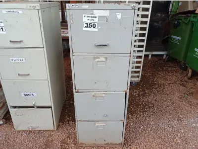 LOTE 350 - 01 ARQUIVO DE AÇO COM 04 GAVETAS. (NO ESTADO) ATENÇÃO! FAZER A VISITAÇÃO ANTES DE ARREMATAR, NÃO SABEMOS SE FUNCIONA. LEILÃO NÃO TEM GARANTIA E NEM DEVOLUÇÃO, SUJEITO A POSSÍVEIS AVARIAS VISÍVEIS/OCULTAS E/OU AUSÊNCIA DE COMPONENTES.