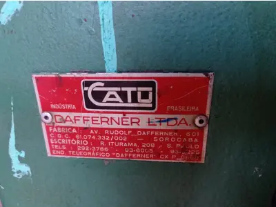 LOTE 353 - 01 GUILHOTINA PARA PAPEL ANTIGA EM FERRO FUNDIDO. (NO ESTADO) ATENÇÃO! FAZER A VISITAÇÃO ANTES DE ARREMATAR, NÃO SABEMOS SE FUNCIONA. LEILÃO NÃO TEM GARANTIA E NEM DEVOLUÇÃO, SUJEITO A POSSÍVEIS AVARIAS VISÍVEIS/OCULTAS E/OU AUSÊNCIA DE COMPONENTES.
