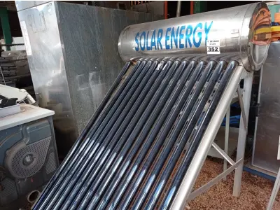 LOTE 352 - 01 AQUECEDOR SOLAR. (NO ESTADO) ATENÇÃO! FAZER A VISITAÇÃO ANTES DE ARREMATAR, NÃO SABEMOS SE FUNCIONA. LEILÃO NÃO TEM GARANTIA E NEM DEVOLUÇÃO, SUJEITO A POSSÍVEIS AVARIAS VISÍVEIS/OCULTAS E/OU AUSÊNCIA DE COMPONENTES.