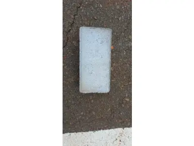 LOTE 129 - 01 PALETE DE COM APROXIMADAMENTE 750 BLOQUETES PARA PAVIMENTAÇÃO (NO ESTADO) (RETIRAR EM GOIÂNIA -GO)