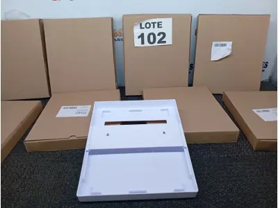 LOTE 102 - 09 - DISPENSER PARA PROTETOR DE ASSENTO SANITÁRIO (NO ESTADO, NÃO SABEMOS SE FUNCIONA. LEILÃO NÃO TEM GARANTIA E NEM DEVOLUÇÃO, SUJEITO A POSSÍVEIS AVARIAS VISÍVEIS/OCULTAS E/OU AUSÊNCIA DE COMPONENTES)