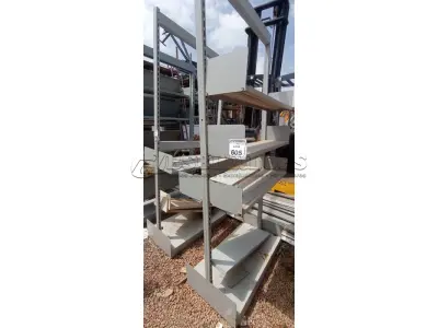 01 ESTANTE DE FERRO. (NO ESTADO) ATENÇÃO! FAZER A VISITAÇÃO ANTES DE ARREMATAR, NÃO SABEMOS SE FUNCIONA, LEILÃO NÃO TEM GARANTIA E NEM DEVOLUÇÃO, SUJEITO A POSSÍVEIS AVARIAS VISÍVEIS/OCULTAS E/OU AUSÊNCIA DE COMPONENTES.