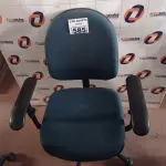 LOTE 585 -  01 CADEIRA DE ESCRITÓRIO COM BASE GIRATÓRIA NA COR VERDE. (NO ESTADO) ATENÇÃO! FAZER A VISITAÇÃO ANTES DE ARREMATAR, NÃO SABEMOS SE FUNCIONA. LEILÃO NÃO TEM GARANTIA E NEM DEVOLUÇÃO, SUJEITO A POSSÍVEIS AVARIAS VISÍVEIS/OCULTAS E/OU AUSÊNCIA DE COMPONENTES.