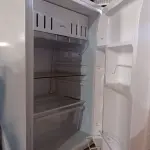 LOTE 387 - 01 FRIGOBAR MARCA MIDEA 220V. (NO ESTADO) ATENÇÃO! FAZER A VISITAÇÃO ANTES DE ARREMATAR, NÃO SABEMOS SE FUNCIONA. LEILÃO NÃO TEM GARANTIA E NEM DEVOLUÇÃO, SUJEITO A POSSÍVEIS AVARIAS VISÍVEIS/OCULTAS E/OU AUSÊNCIA DE COMPONENTES.