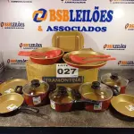 LOTE 027 - 01 - JOGO DE PANELA TRAMONTINA 15 PEÇAS (NO ESTADO, NÃO SABEMOS SE FUNCIONA. LEILÃO NÃO TEM GARANTIA E NEM DEVOLUÇÃO, SUJEITO A POSSÍVEIS AVARIAS VISÍVEIS/OCULTAS E/OU AUSÊNCIA DE COMPONENTES)